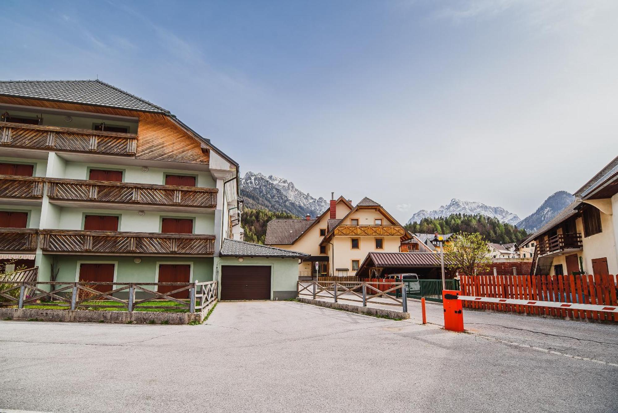 Apartments Slavec With Free Onsite Parking Kranjska Gora Ruang foto