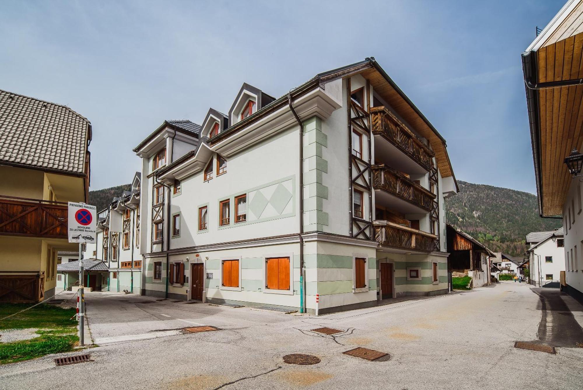 Apartments Slavec With Free Onsite Parking Kranjska Gora Ruang foto