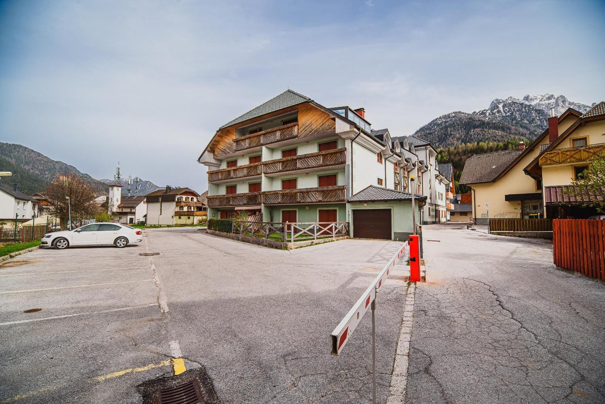 Apartments Slavec With Free Onsite Parking Kranjska Gora Bagian luar foto