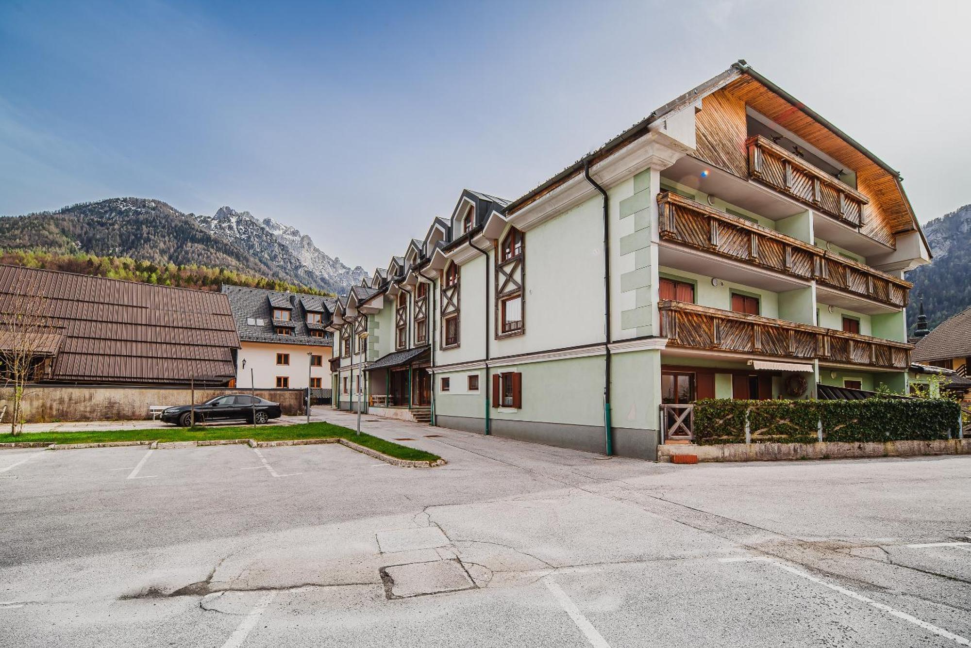 Apartments Slavec With Free Onsite Parking Kranjska Gora Bagian luar foto
