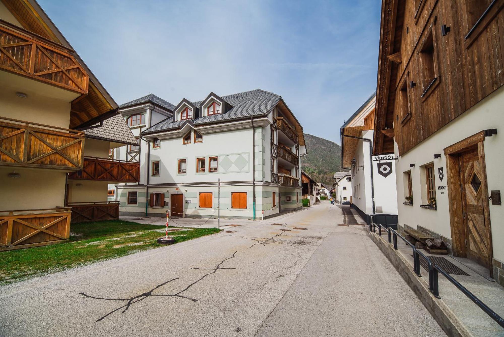 Apartments Slavec With Free Onsite Parking Kranjska Gora Bagian luar foto